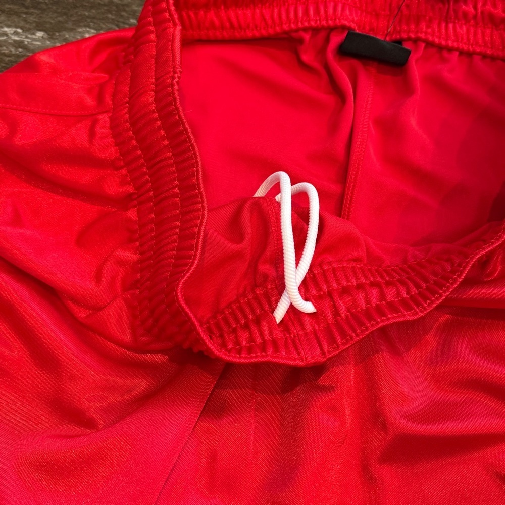 Nike Air Jordan Women’s Jumpman Basketball Shorts Red Large AT0538-657 NWT - Picture 4 of 14
